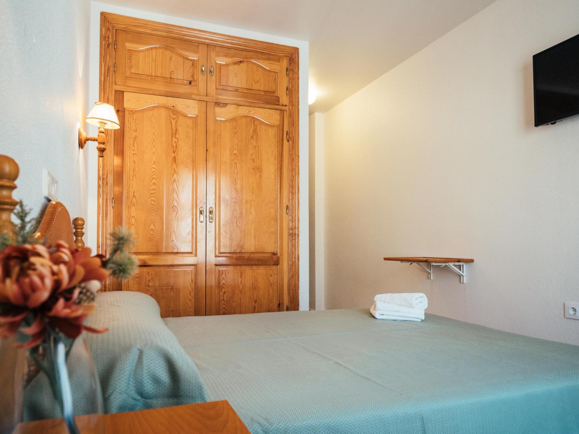 Hotel Valmar Villar de Olalla Екстер'єр фото